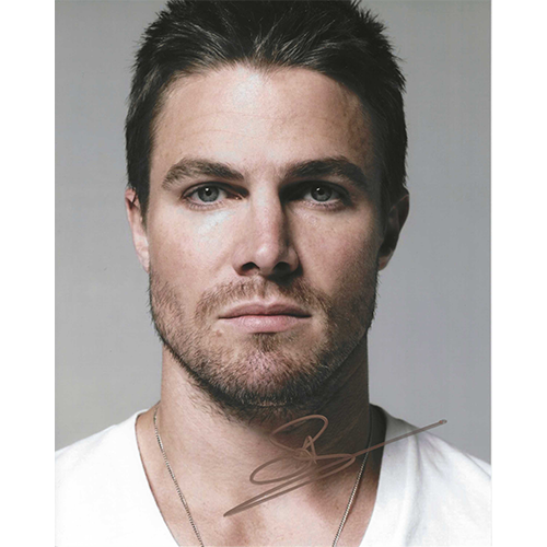 Stephen Amell Autographed 8"x10" (Arrow)